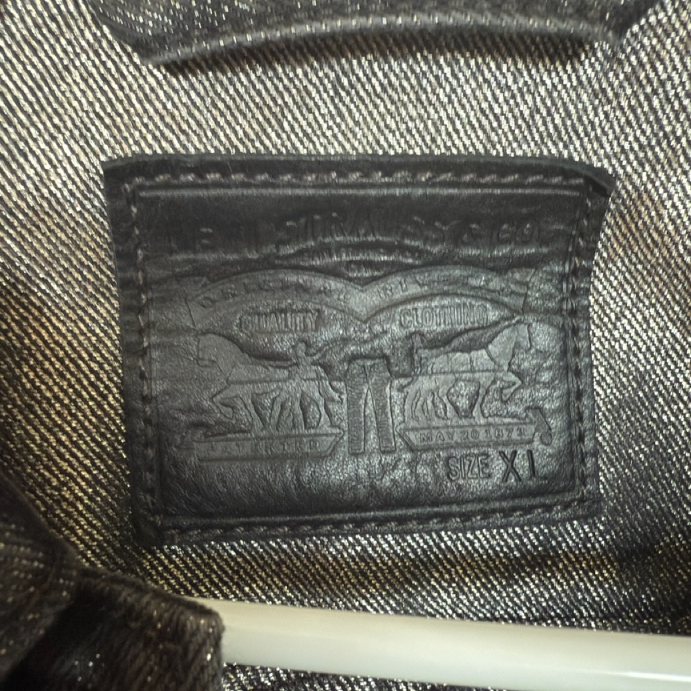 Levi's Black Sparkly Denim Jacket | Size XL - Picture 6 of 7
